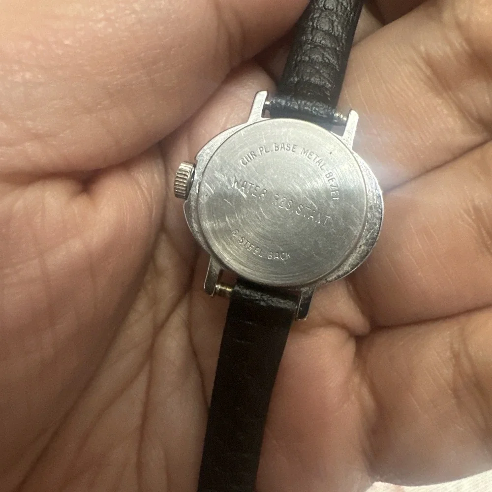 Works Vintage Timex Dynamic France Ladies Watch 26mm Roman Dial Manual Wind Runs